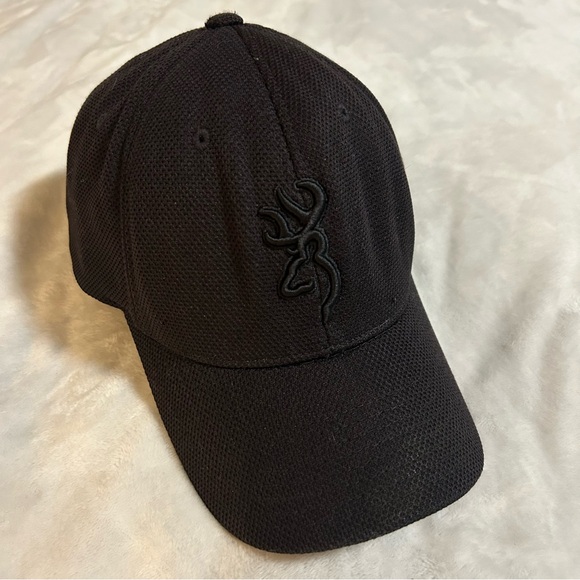 Browning Flexfit L-XL Fitted Cap — All Black Buckmark Logo Athleisure Hunting - Picture 1 of 7